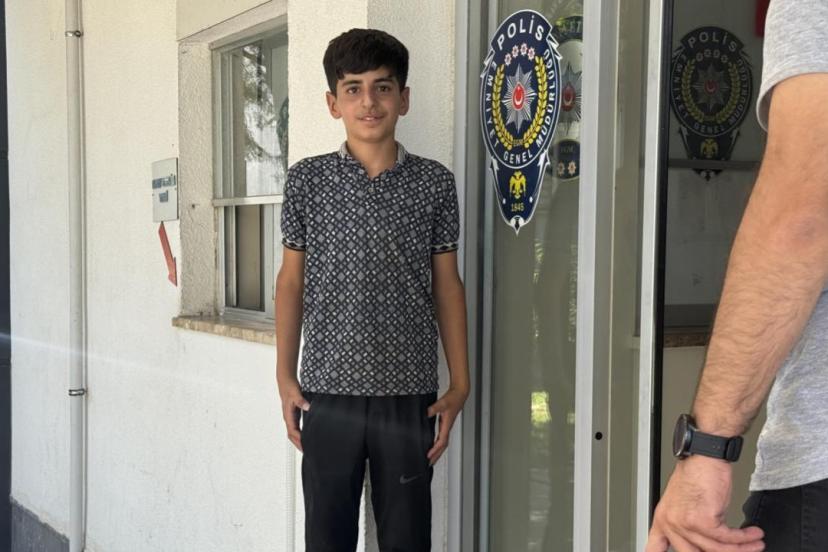 15 yaşındaki çocuk bulduğu altınları polise teslim etti