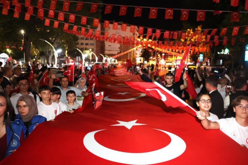 Afyonkarahisar'da Büyük Taarruz'un 103. yıl dönümünde fener alayı