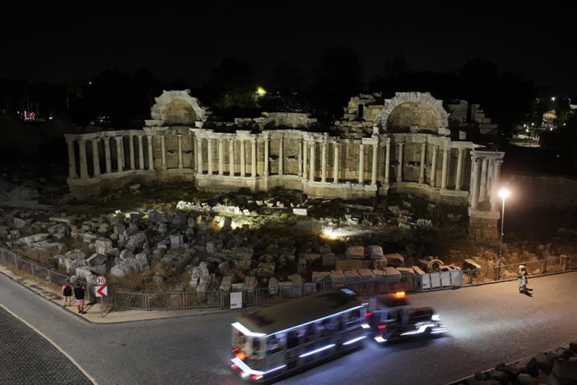 Antalya'da gece müzeciliği, antik kentlere can verdi