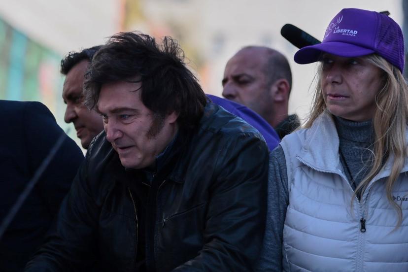 Arjantin Devlet Başkanı Javier Milei'ye taşlı saldırı