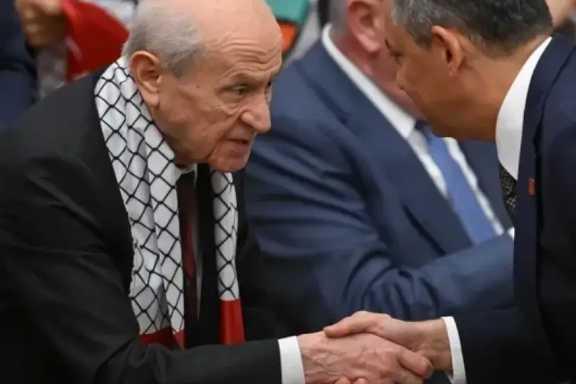 Bahçeli ve Özel Gazze oturumunda tokalaştı