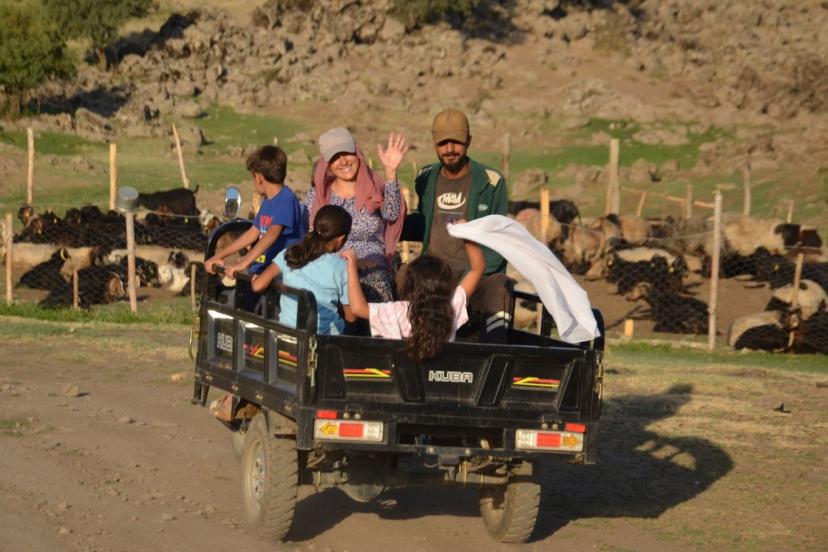 Berivanlar üç tekerlekli motosikletlerle yaylaya çıkıyor: Aile geçimine katkı