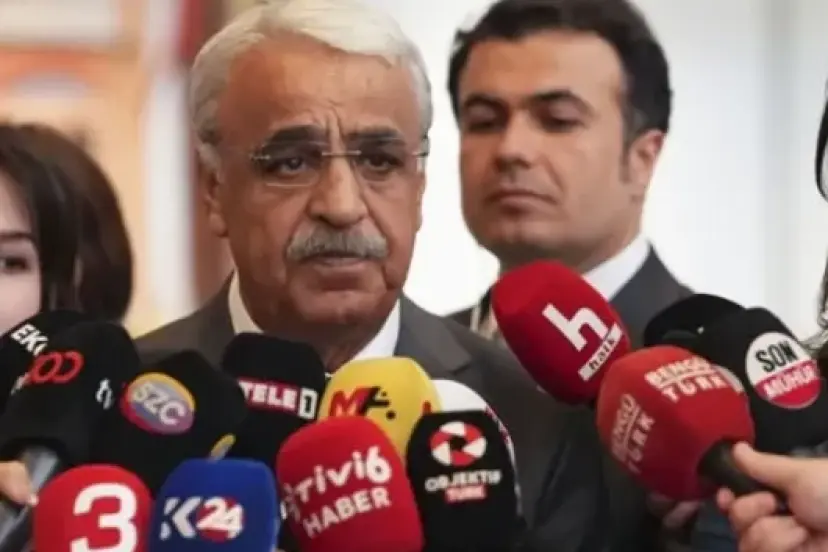 DEM Parti heyeti İmralı'ya gitti