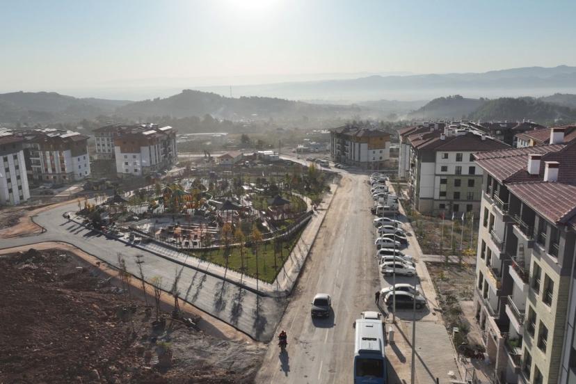 Deprem konutları için 36 milyar liralık yol yatırımı