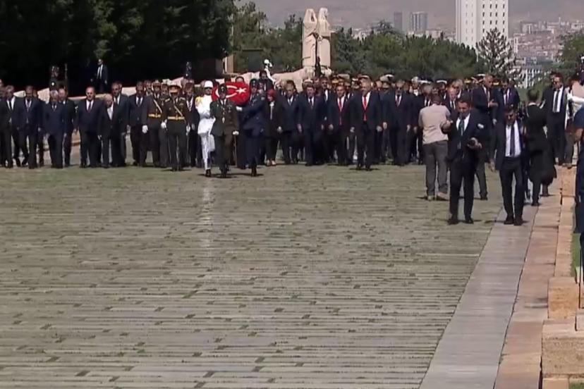 Devlet erkanı Anıtkabir'de