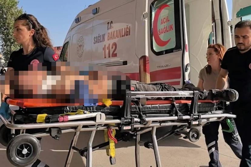 Fabrikada taşıma bantları arasına sıkışan işçi ağır yaralandı