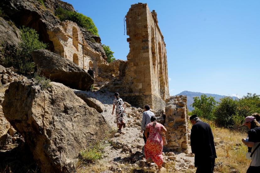 Gümüşhane’de tarihi Hutura Kilisesi’ne Yunanistan’dan ziyaret