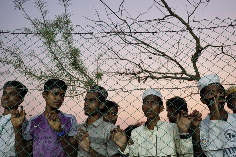 Hindistan, Rohingya mültecilerini denize attı iddiası