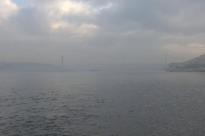İstanbul'da sis! Boğaz'da görüş mesafesi düştü