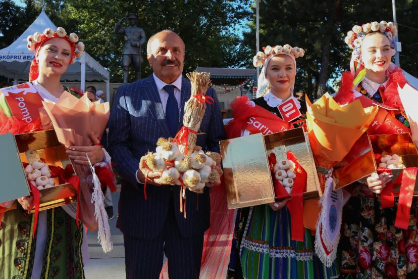 Kastamonu'da 'sarımsak güzeli' seçilmek için yarıştılar
