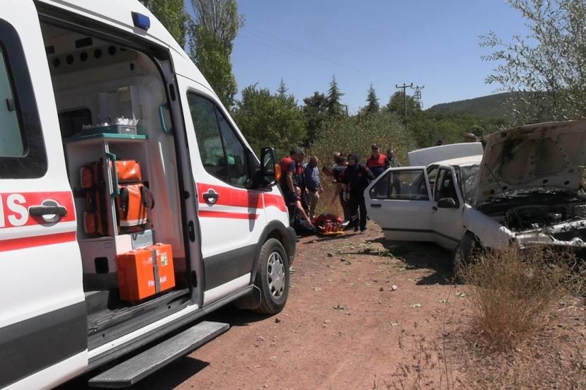 Kontrolden çıkan otomobil şarampole devrildi: 3 yaralı