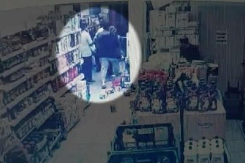 Markette damat öfkesi: Üstü kirlendi diye gözü döndü