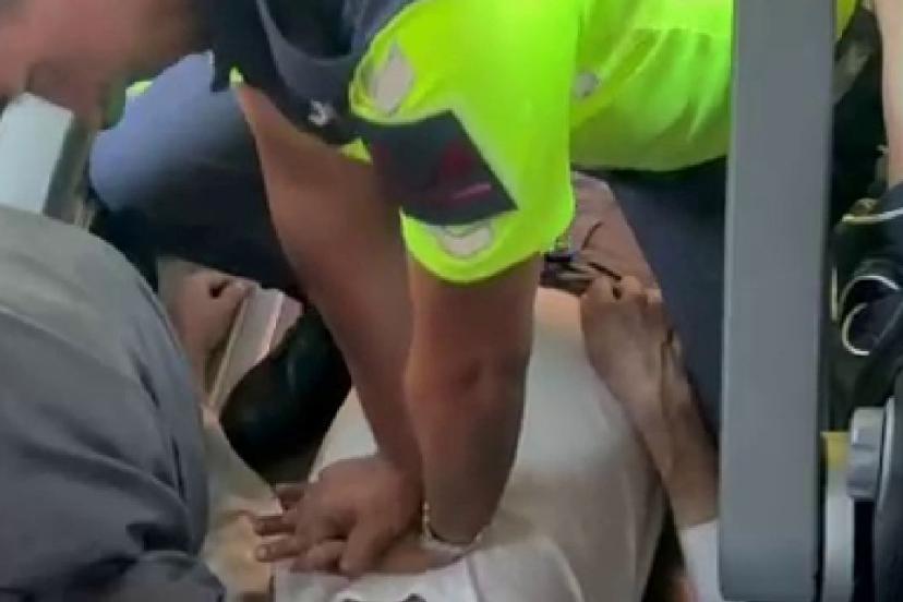 Otobüste kalp krizi geçiren yolcuya jandarmadan kalp masajı