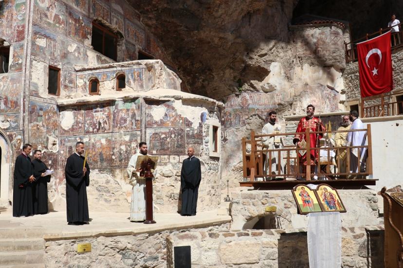 Trabzon'daki Sümela Manastırı'nda ayin yapıldı