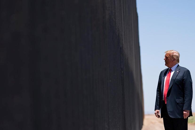 Trump'tan yeni "önlem": Göçmen duvarına siyah boya