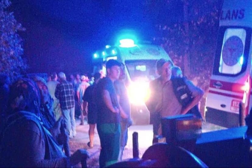 Düzce'de tarım aracı şarampole devrildi: 10 yaralı