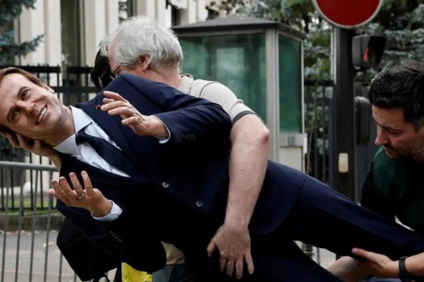 Fransa, Macron karşıtı eylemlerle güne başladı