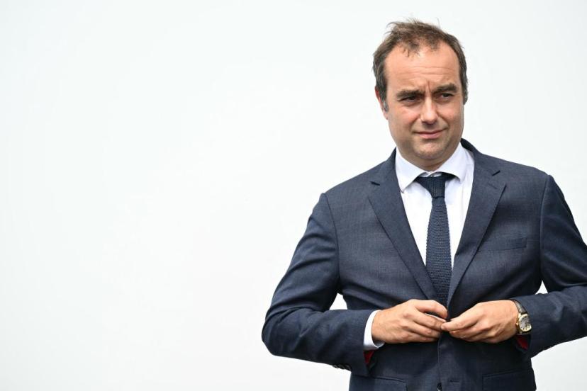 Fransa'da Lecornu Başbakan olarak atandı