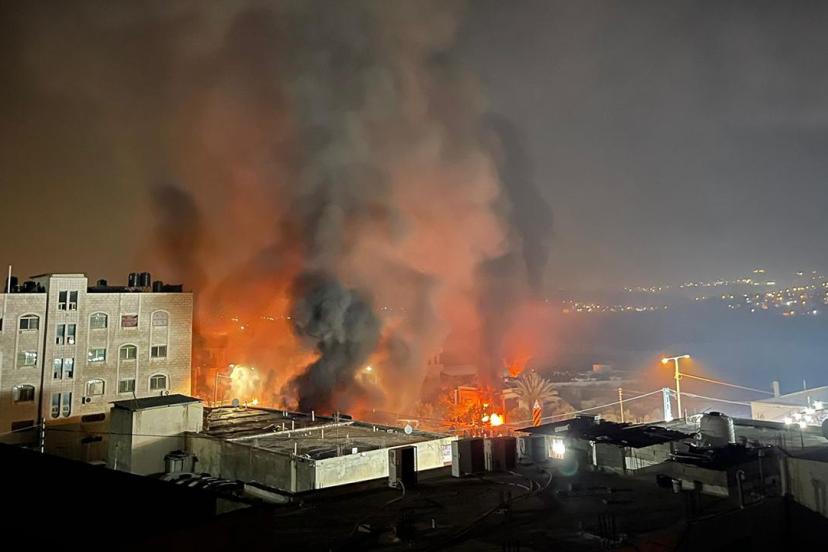 İsrail Batı Şeria'nın Nablus kentindeki sebze halinde 30 dükkanı yıktı
