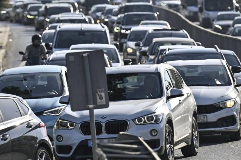 İstanbul trafiğinde son durum: Yollar doldu taştı
