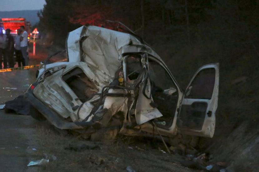 Kastamonu'da feci kaza: 2 ölü, 5 yaralı