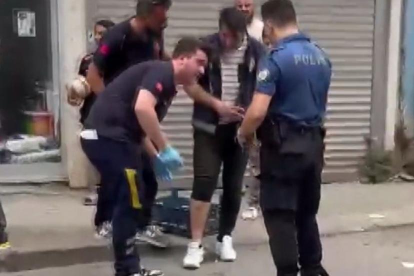 Kavga ihbarına giden polislerden birini köpek, diğerini ise sahibi ısırdı