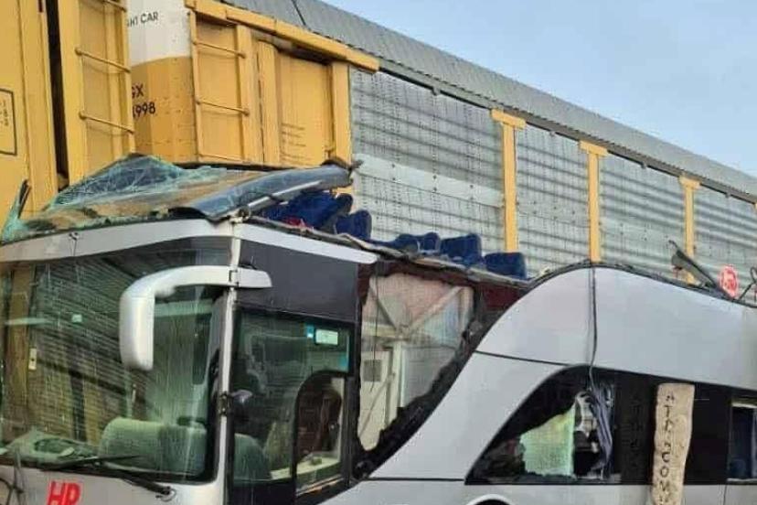 Meksika’da tren yolcu otobüsüne çarptı: 8 ölü, 45 yaralı