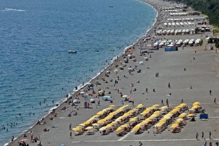 Okullar açıldı, plaj boşaldı
