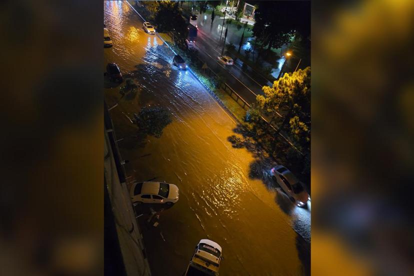 Orduda sağanak sonrası cadde ve sokaklar göle döndü
