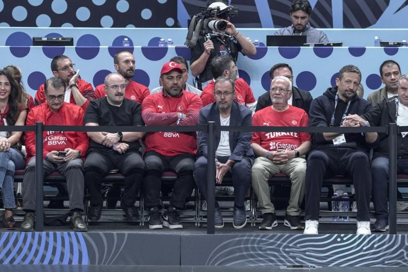 Osman Aşkın Bak: "12 Dev Adam efsanesi uyanıyor"