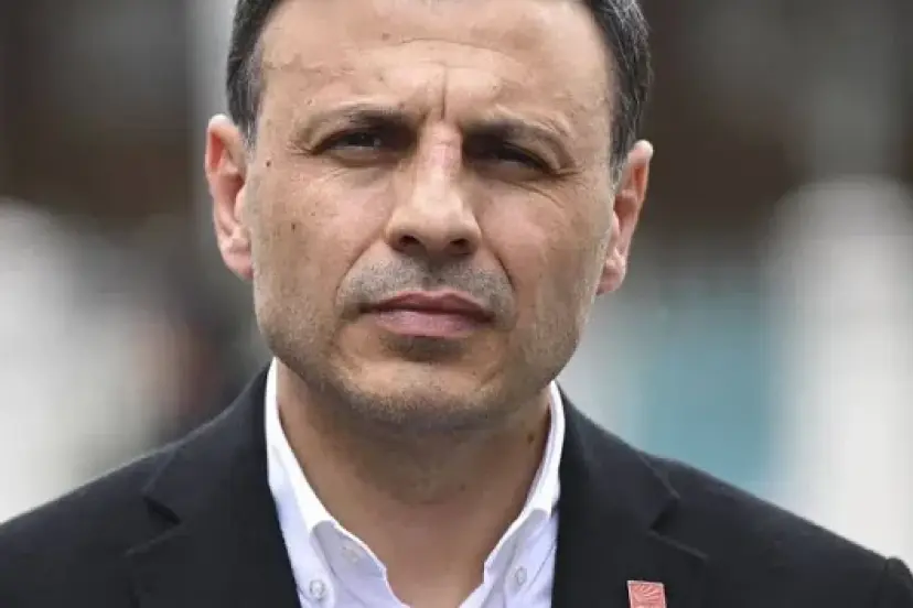 Özgür Çelik'in SMS'li çağrısına CHP'li ilçe başkanlarından tepki: Partilileri karşı karşıya getirme