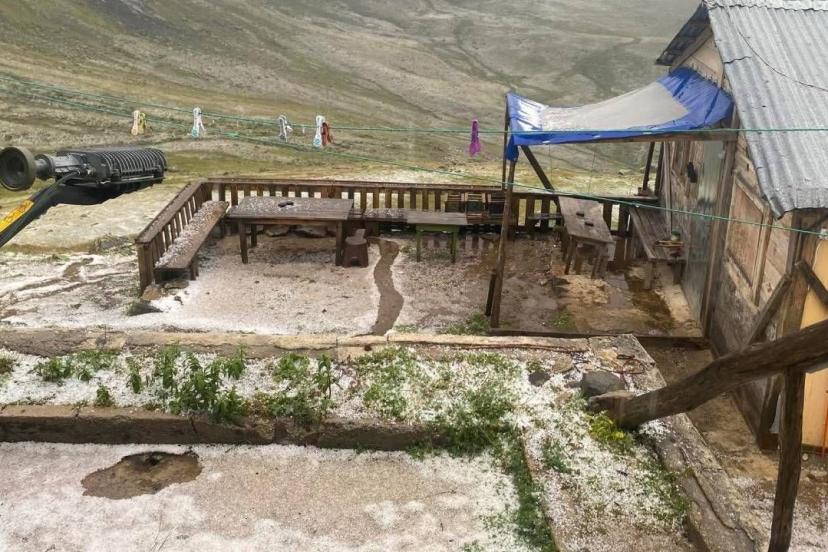Rize’de yaylalarda dolu yağışı