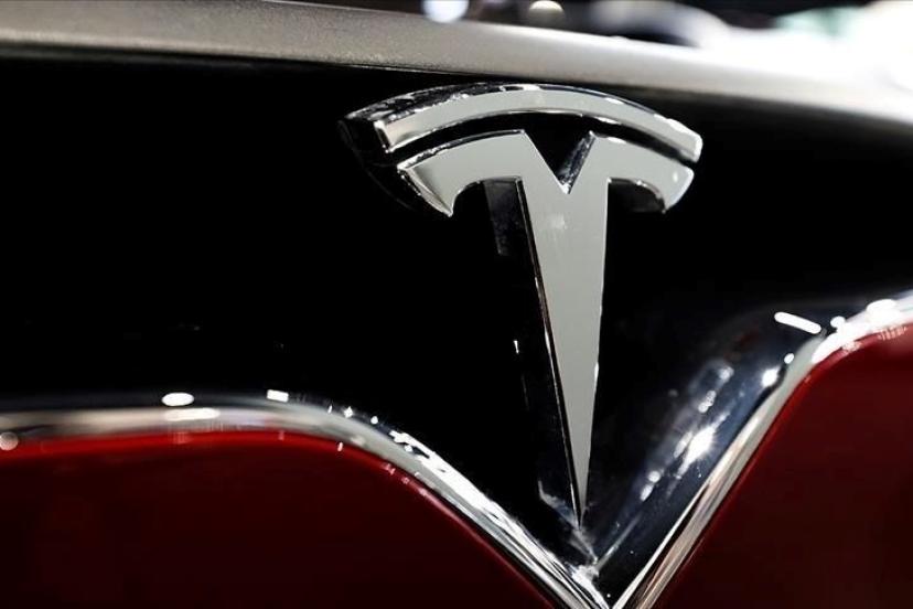 Türk araştırmacı Tesla'daki açığı buldu: Araç sahiplerini uyardı