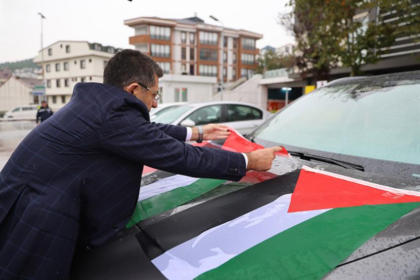 ÇEKMEKÖY’DEN FİLİSTİN’E ‘VİCDAN BAYRAĞI’