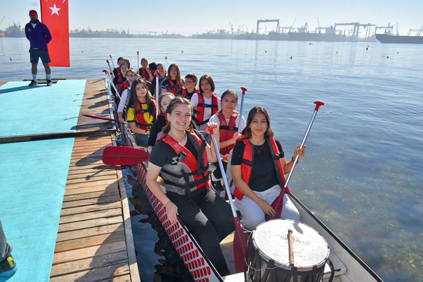 PENDİKLİ GENÇLER KÜREKLERİ CUMHURİYET KUPASI İÇİN ÇEKTİ